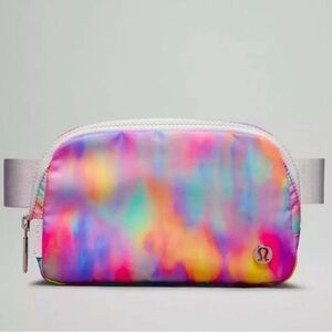 Lululemon Everywhere Belt Bag Prism Wash Print Multi Vapor crossbody New OS